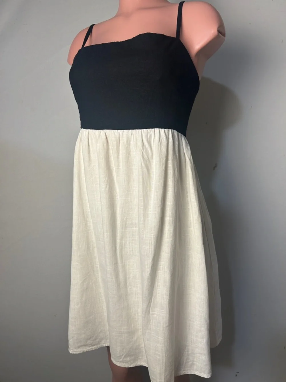 1.State Women's Empire-Waist Mini Dress, White/Black, Size-L - Picture 4 of 7